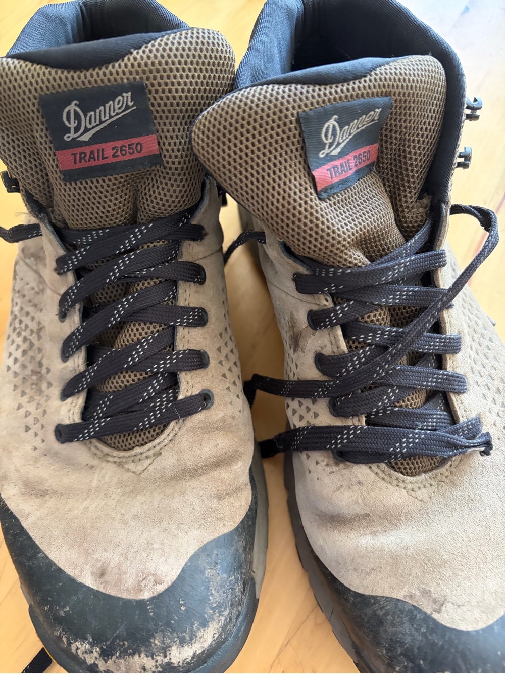 Danner Men's Trail 2650 Hiking Boots in Gray and Black - Picture 4 of 7